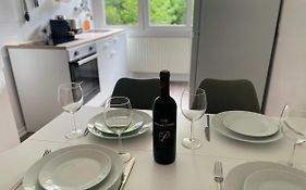 City Studios Mit Garten In Elberfeld- Zentral - Nespresso - Netflix